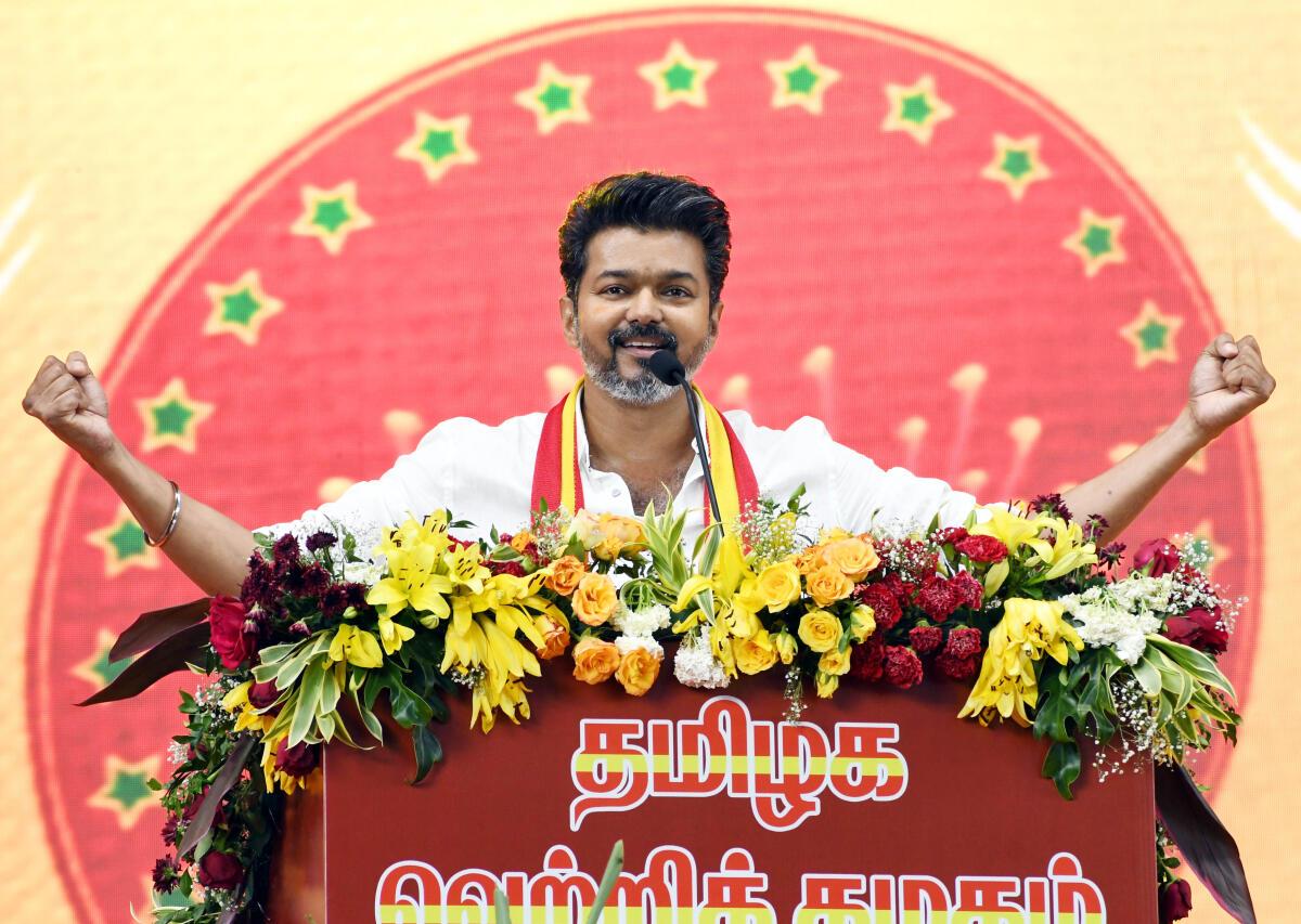 விஜய் முன்னாடி எப்படினாலும் ஆடலாம்… ஓபனாக கூறிய பிரபல நடிகை