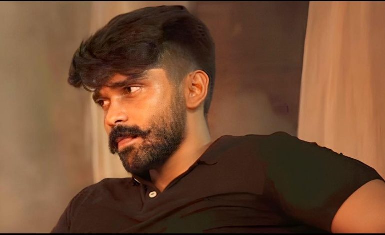 பாலிவுட் பட ரீமேக்கில் நடிக்கும் துருவ் விக்ரம்