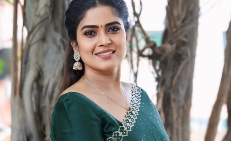 திருமணம் என்ற பெயரில் பல லட்சங்களை ஏமாற்றிய சீரியல் நடிகை… பரபரப்பு புகார்