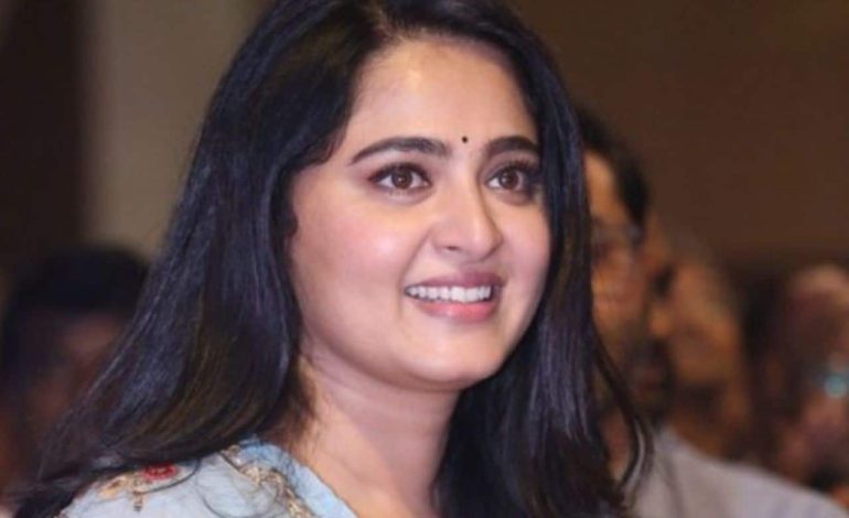 முதல் காதலை பற்றி மனம் திறந்த நடிகை அனுஷ்கா