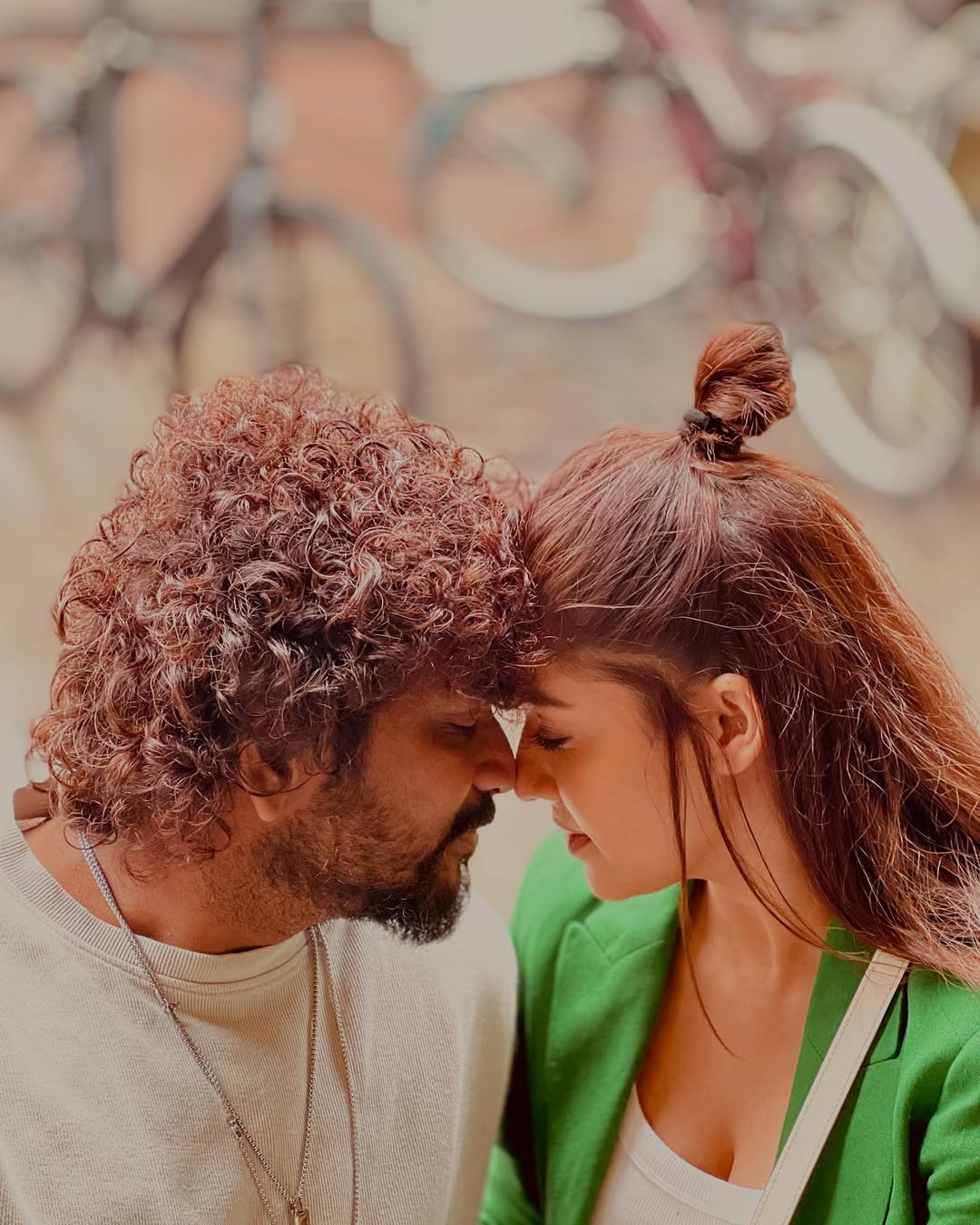 நயன் – விக்கி திருமண நாளை எப்படி கொண்டாடி இருக்காங்க தெரியுமா?
