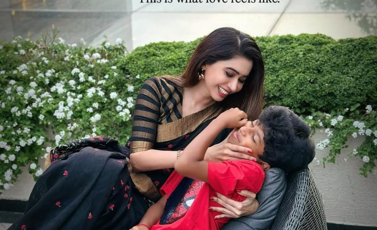 மகனுடன் அழகிய போஸ் கொடுத்த ஆர்த்தி… அழகிய புகைப்படங்கள்