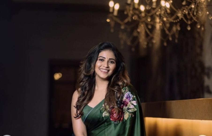 நடிகை அஞ்சலியின் லேட்டஸ்ட் போட்டோ ஷூட்…அழகிய போஸ்