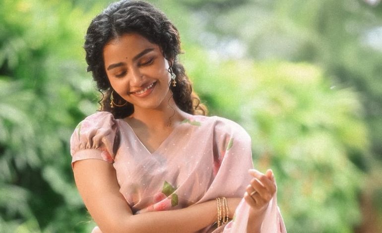 நடிகை அனுபமாவின் கண்கவரும் போட்டோ ஷூட் இதோ
