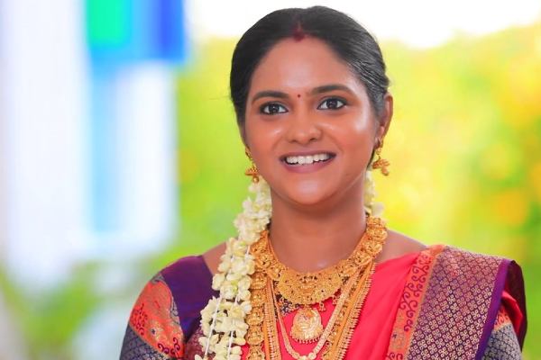 என் காதலன் எனக் கூறினால் ஏமாற வேண்டாம்: சின்ன மருமகள் வேண்டுகோள்