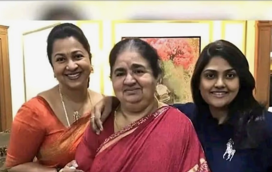 ராதிகா வீட்டில் துக்க சம்பவம்… சோகத்தில் மூழ்கிய குடும்பம்