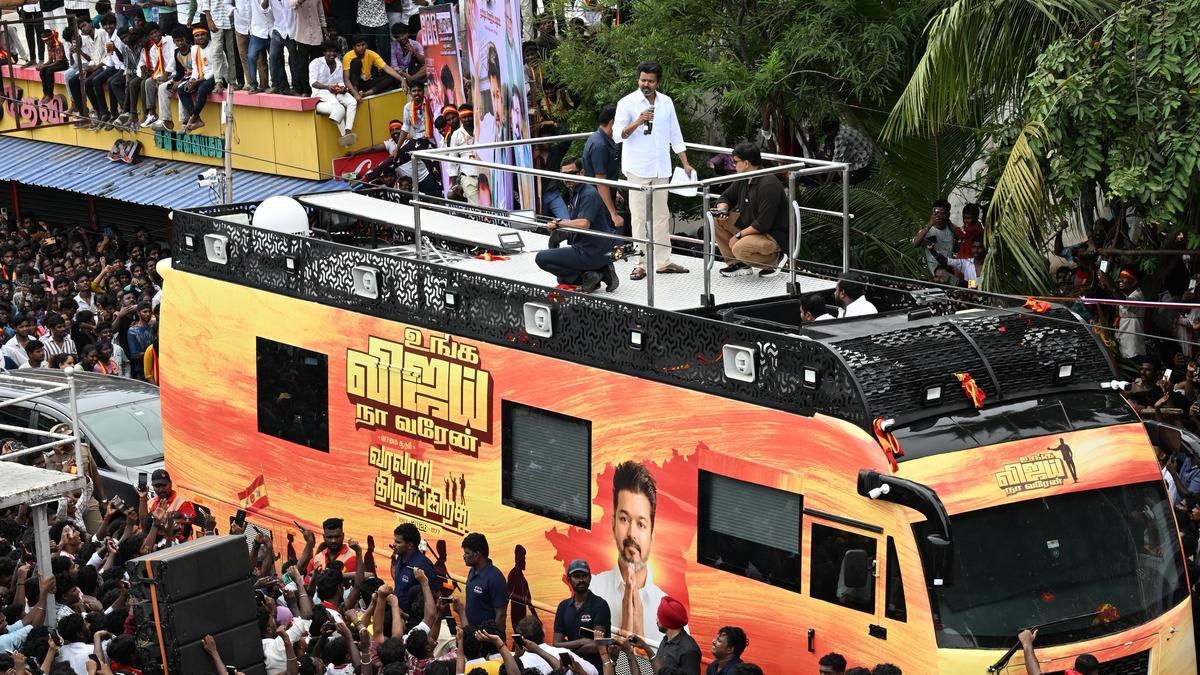 விஜய்யின் பிரச்சார பேருந்தை பறிமுதல் செய்ய நீதிமன்றம் அதிரடி உத்தரவு