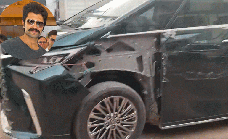 விஜய் தேவரகொண்டா சென்ற கார் விபத்தில் சிக்கியதால் பரபரப்பு