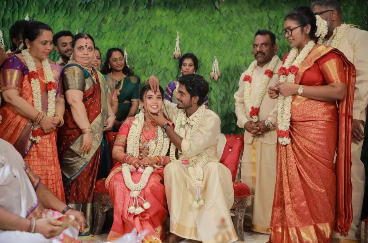 ‘டூரிஸ்ட் ஃபேமிலி’ இயக்குனருக்கு டும்.. டும்.. டும்