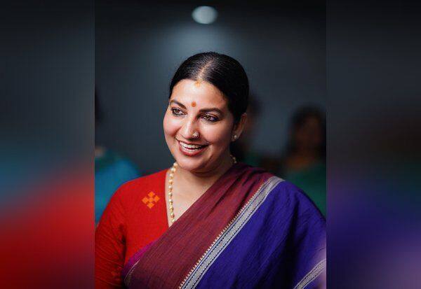 திருமணம் செய்யாமலே இரு குழந்தைகளுக்கு தாயான நடிகை : இறுதியில் நடந்த சோகம்