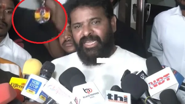 விஜய்யை போட்டுத்தாக்கிய அமீர் : பின்னால் நின்ற இளைஞன் செய்த காரியம்