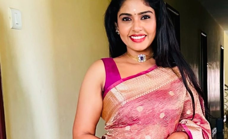வெள்ளித்திரைக்கு செல்லும் சின்னத்திரை நாயகி… அட இவங்களா?
