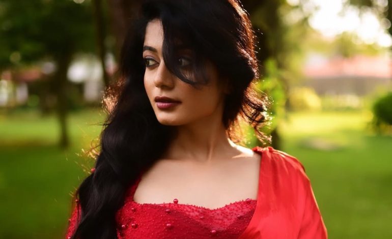 பிக்பாஸ் வீட்டுக்குள் இருக்கும் பேரழகி.. வியானாவின் அழகிய படங்கள்