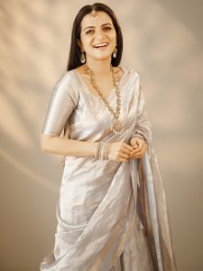 #DD #Divyadharshini #DDPongal #TamilVJ #SareeLove #Pongal2026 #ViralPhotos #DDFanPage