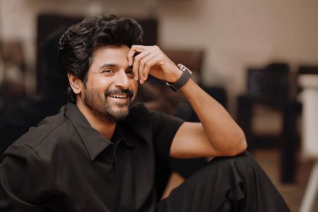 சிவகார்த்திகேயனின் கியூட் குடும்பப் பொங்கல்: மனைவி, பிள்ளைகளுடன் வைரலாகும் லேட்டஸ்ட் போட்டோ!